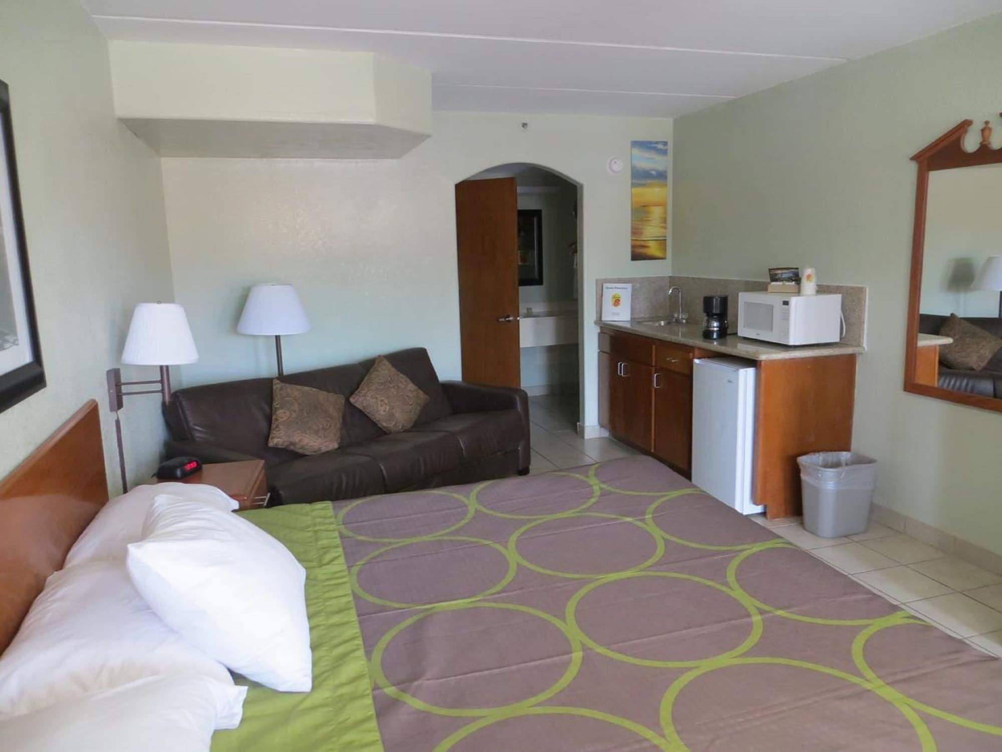 Super 8 By Wyndham Hotel 2*